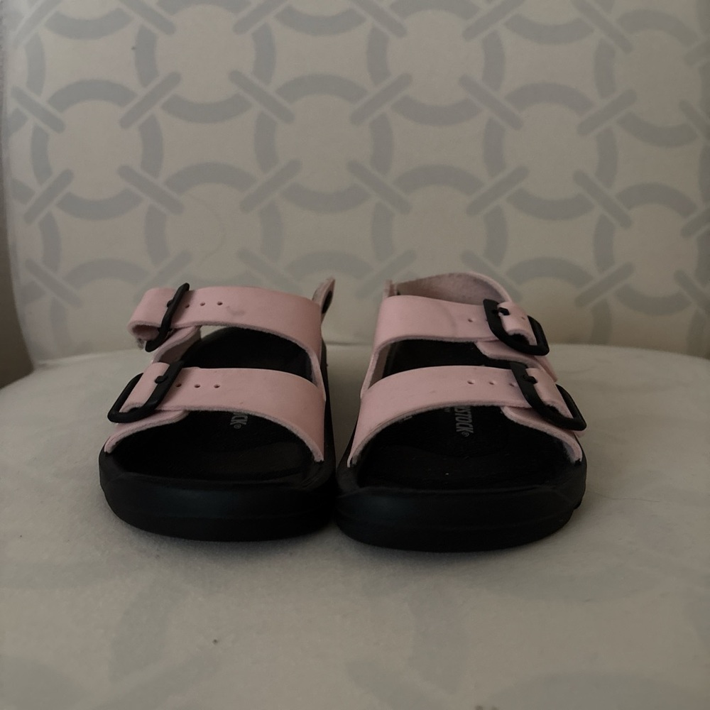 Birkenstock Kids Sandals in Soft Pink and Black